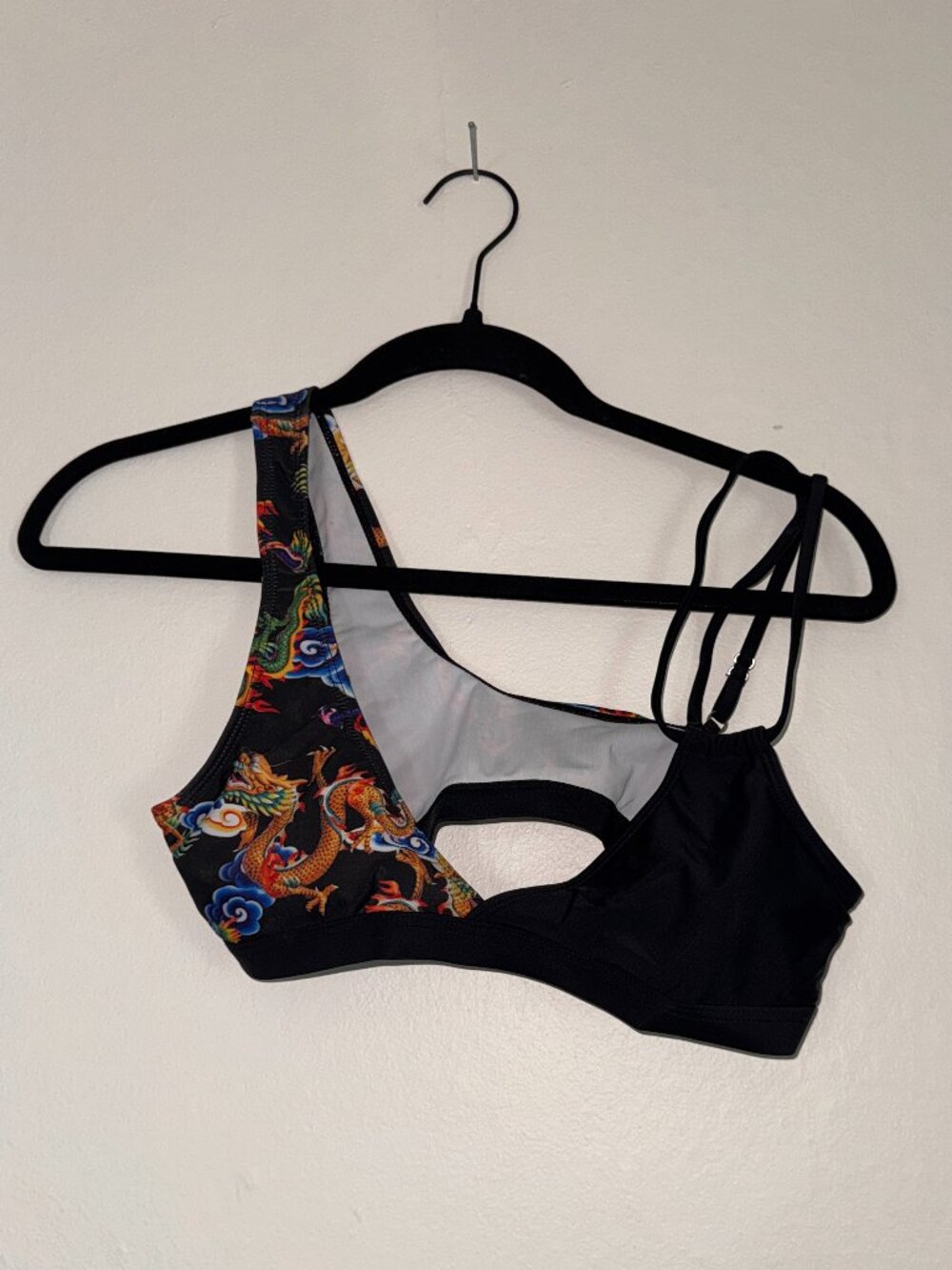 Asymmetrical Dragon Print Cutout One Shoulder Bikini Top